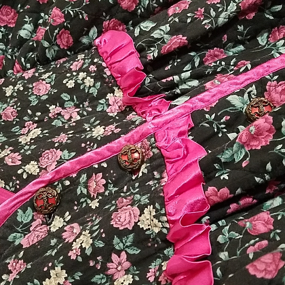 Quilted Blanket Floral Pink Black Button Down Vintage Robe Pink Ruffle Trim Rose
